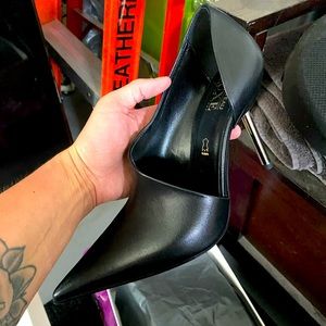 Brand new in box, le chateau leather shoes size 38. No damage. Never worn